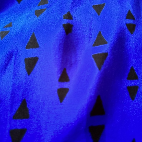 Apt 9 Blue Black Geometric Print Cold Shoulder Box Top Blouse Size Petite Large - Picture 4 of 5